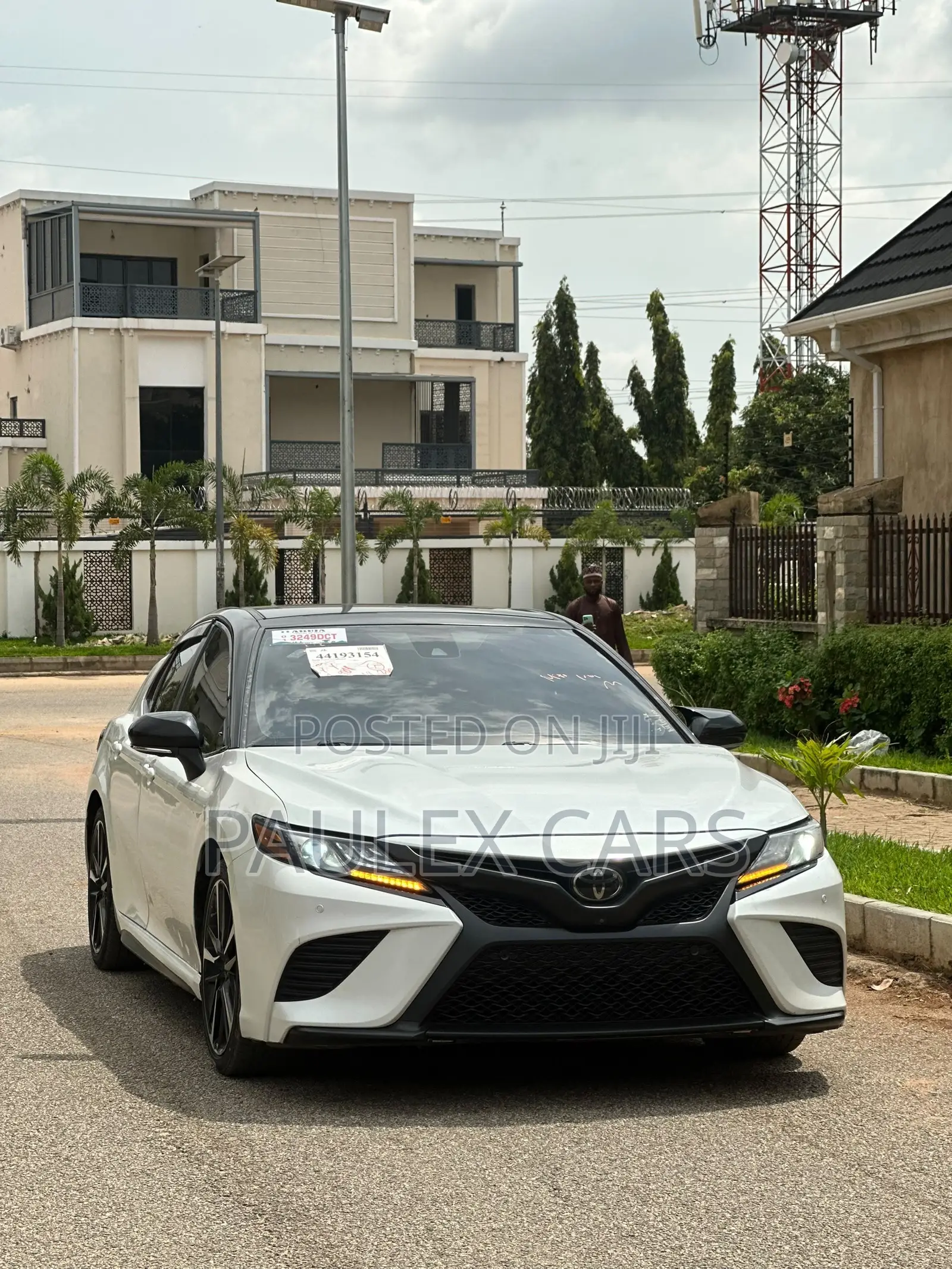 Toyota Camry XSE FWD (2.5L 4cyl 8AM) 2018 White