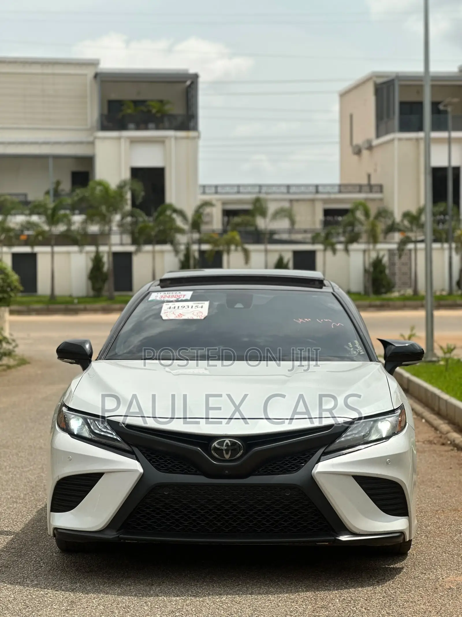 Toyota Camry XSE FWD (2.5L 4cyl 8AM) 2018 White
