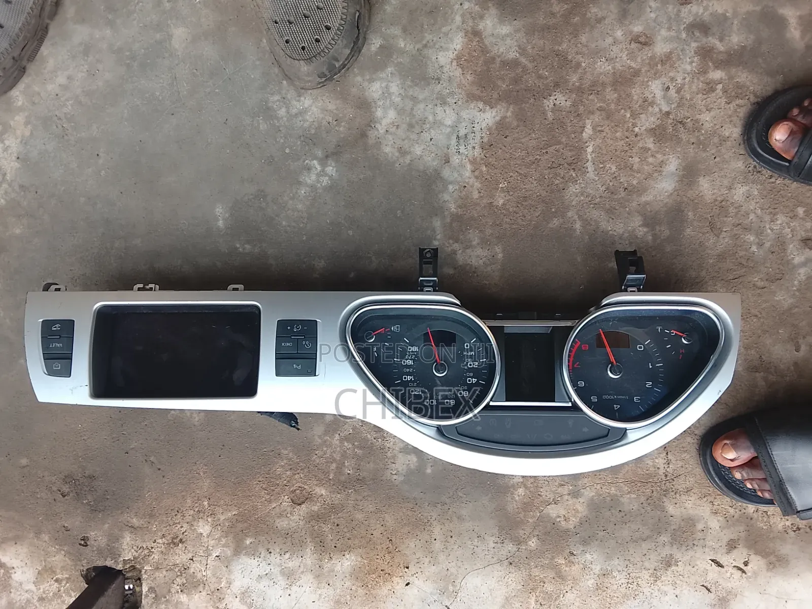 Screen Speed Clock Audi Q7 2013