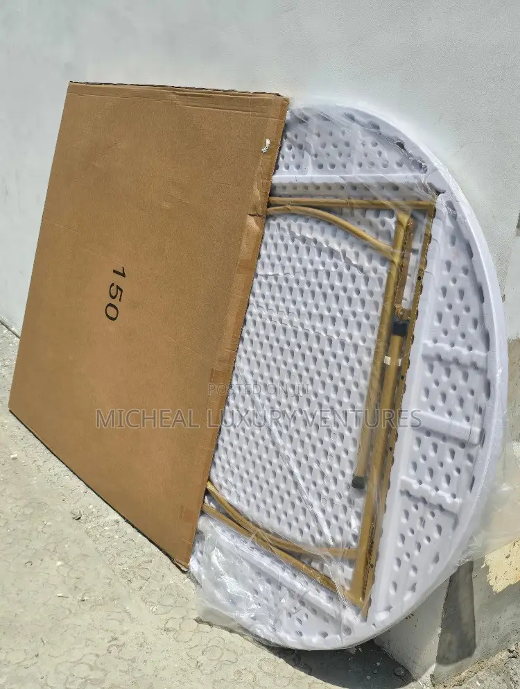 Round 5feet Table Gold Led