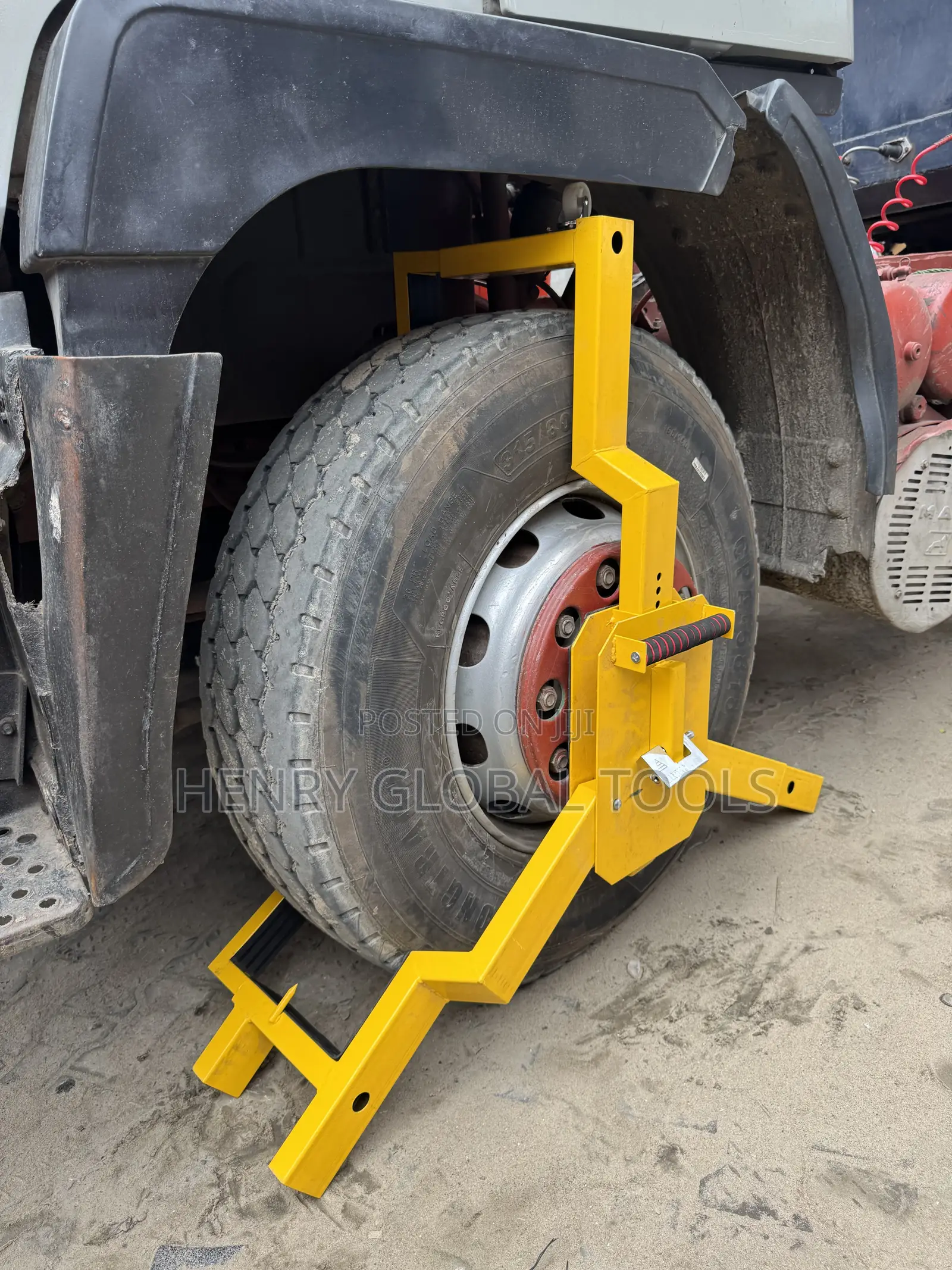 Heavy-Duty Truck Wheel Chock / Wheel Restraint