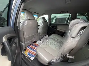 Toyota RAV4 2010 Blue