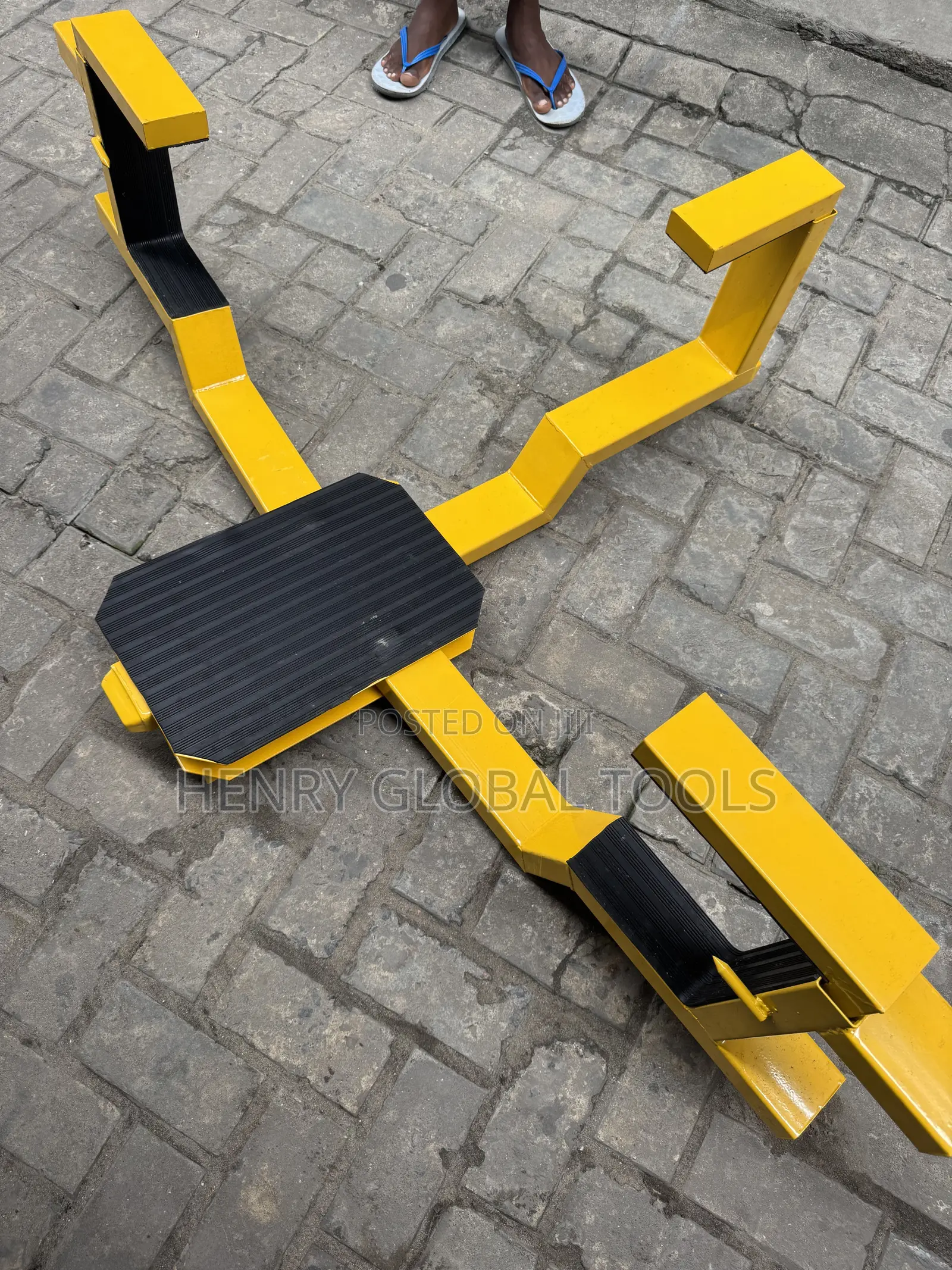Heavy-Duty Truck Wheel Chock / Wheel Restraint