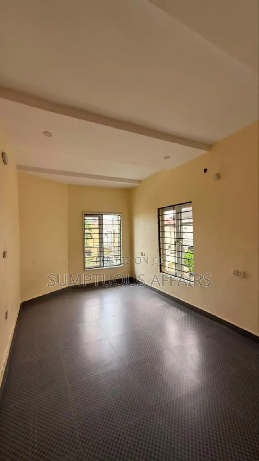 5bdrm Duplex in Ikota for rent