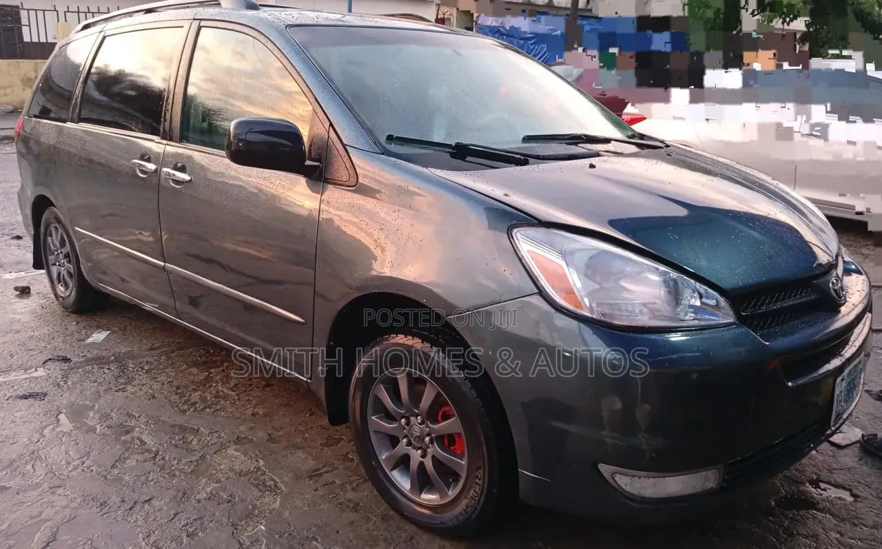 Toyota Sienna XLE Limited 2005 Gray