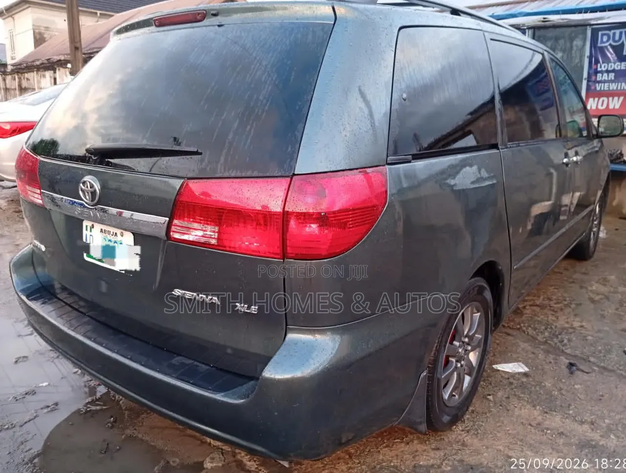 Toyota Sienna XLE Limited 2005 Gray