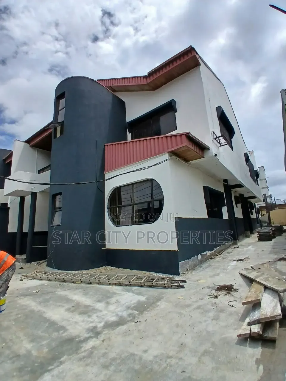 5bdrm Duplex in Ogudu for rent