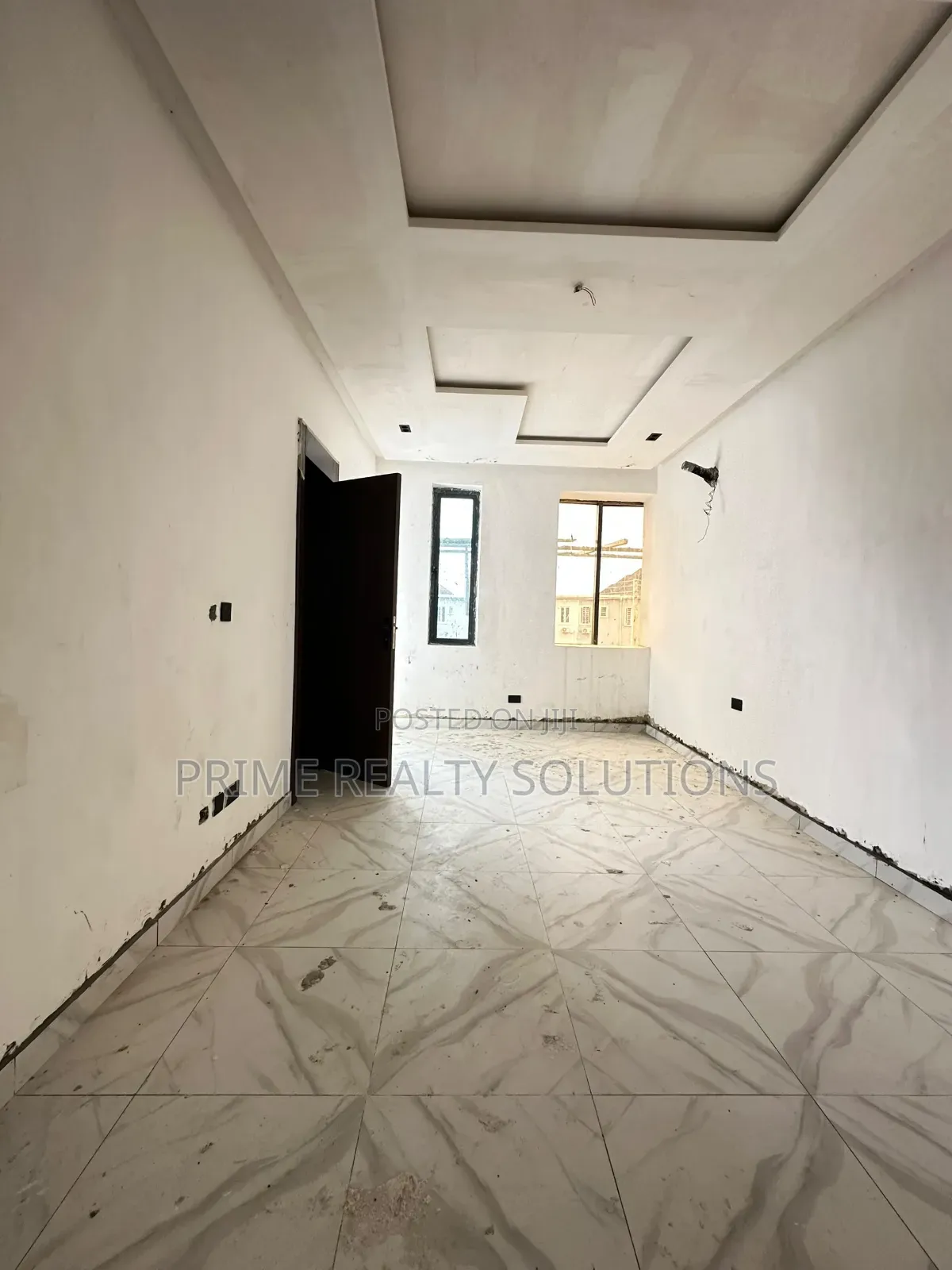 3bdrm Penthouse in Lekki Expressway for sale