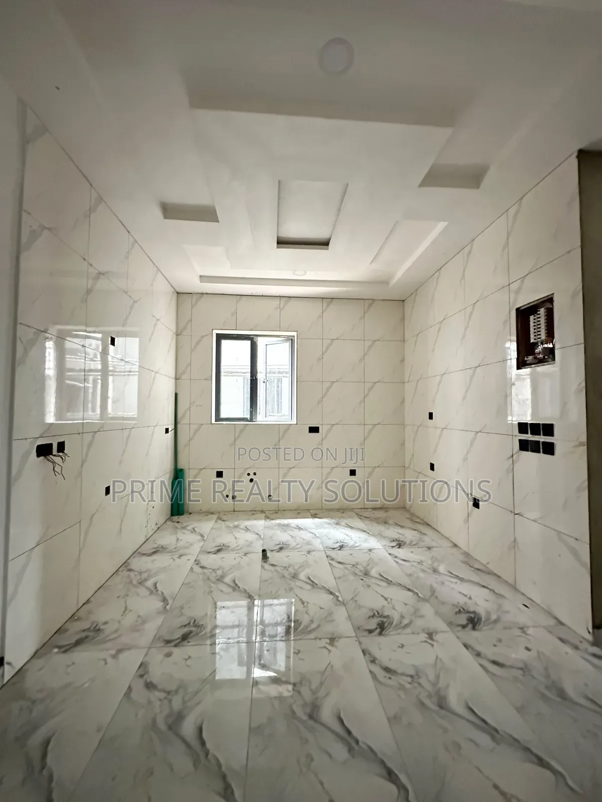 3bdrm Penthouse in Lekki Expressway for sale