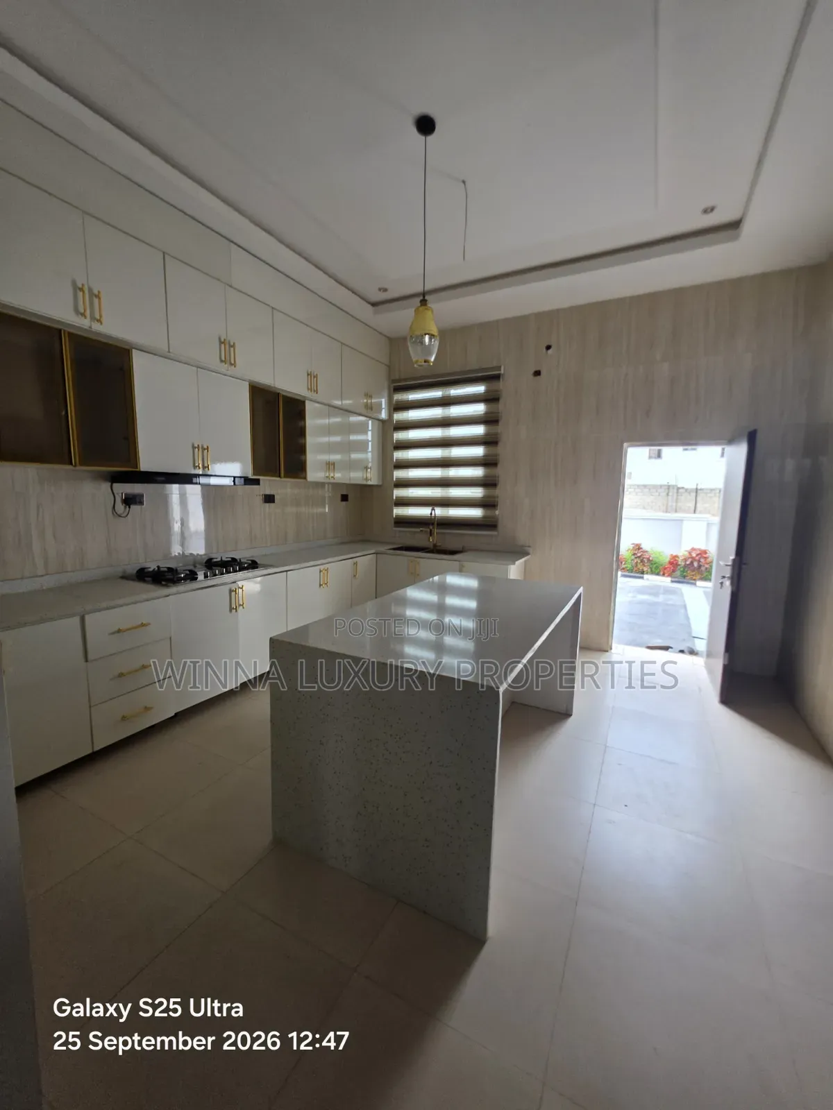 7bdrm Mansion in Faplins, Lokogoma for sale