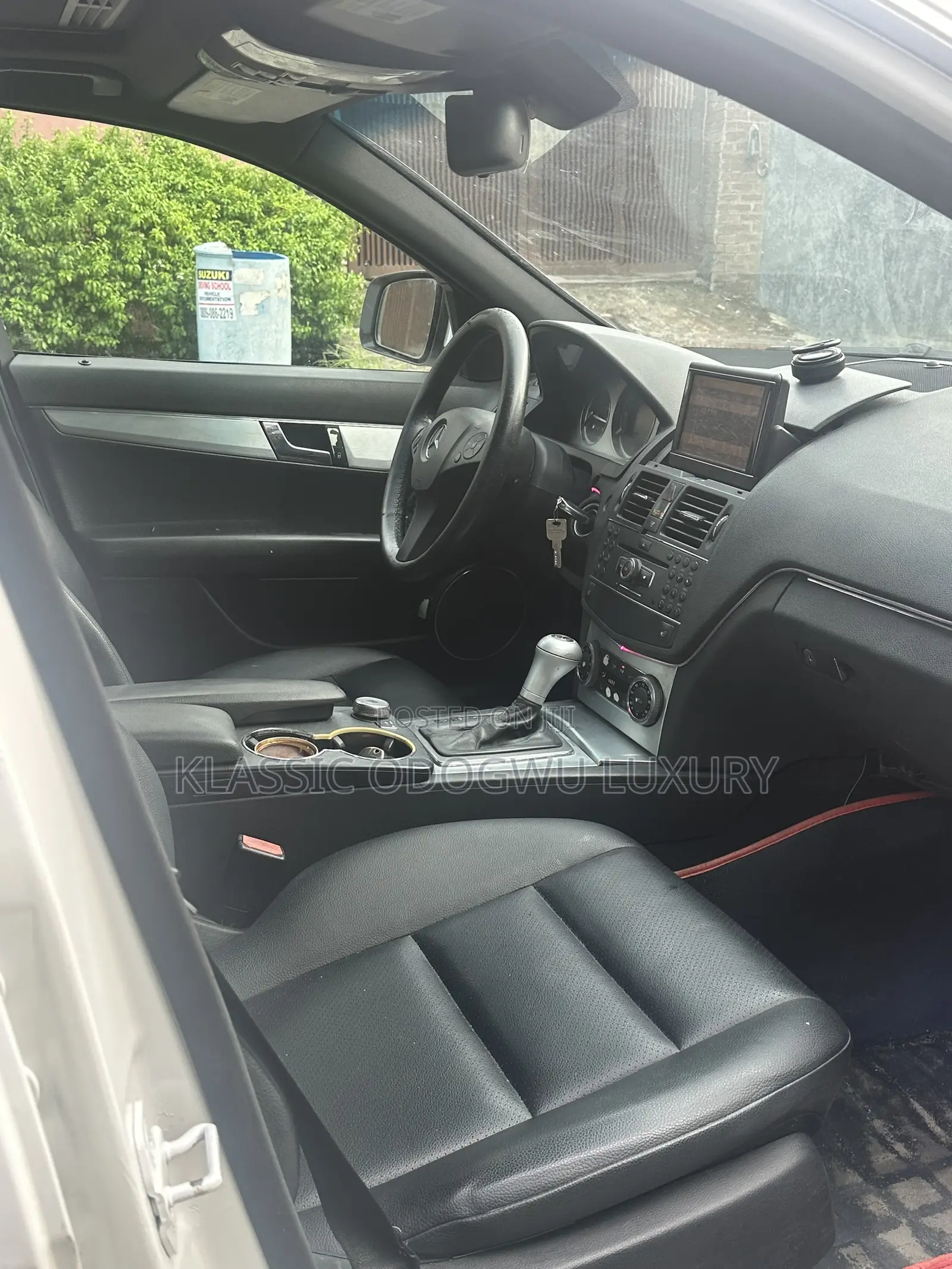 Mercedes-Benz C300 Luxury Sedan AWD (3.0L 6cyl 7A) 2009 White
