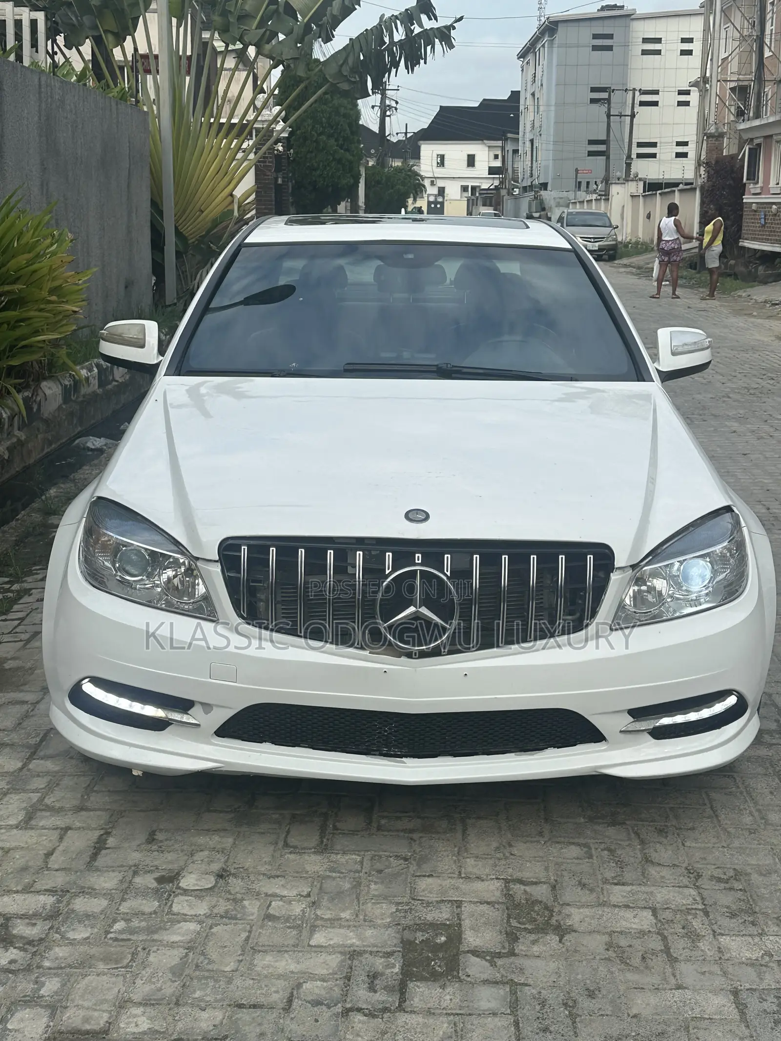 Mercedes-Benz C300 Luxury Sedan AWD (3.0L 6cyl 7A) 2009 White