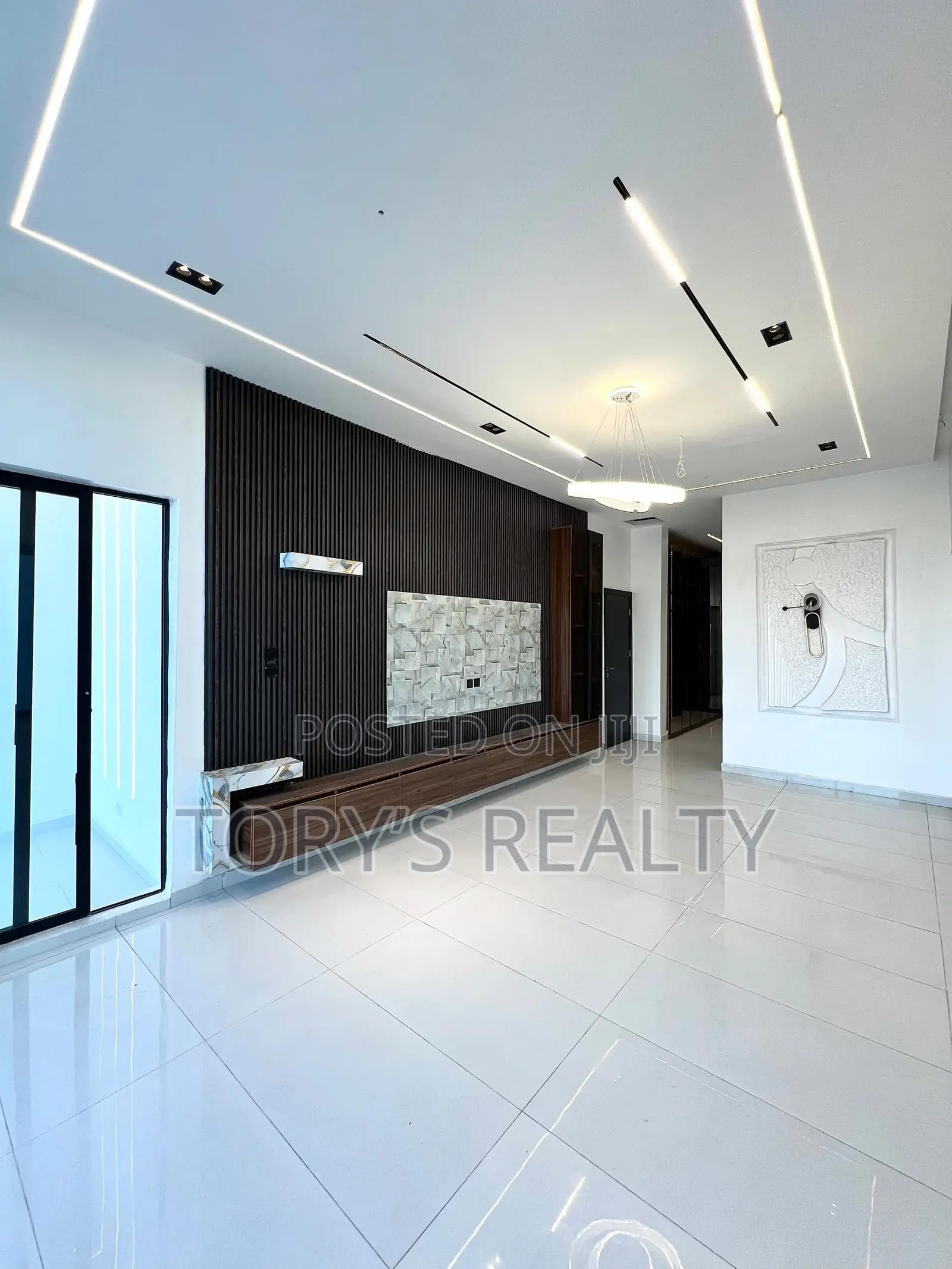 5bdrm Duplex in Ado / Ajah for sale