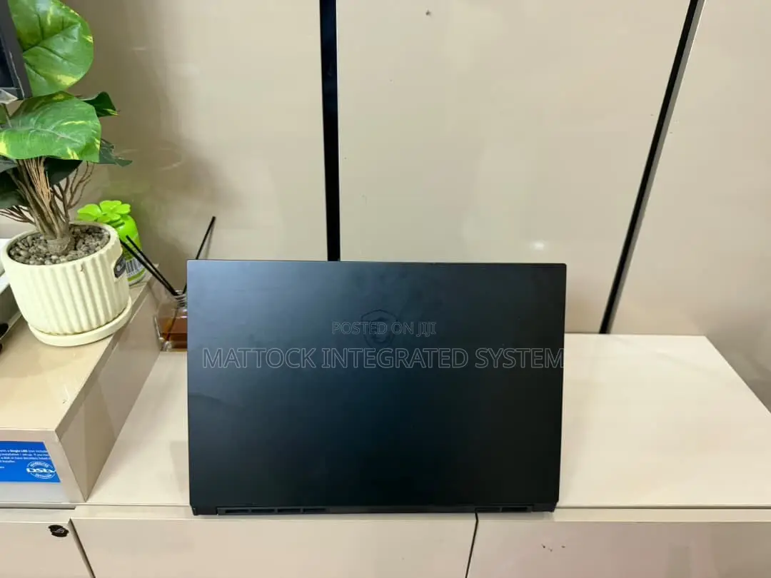 Laptop MSI GS66 Stealth 10SGS 16GB Intel Core i7 SSD 512GB