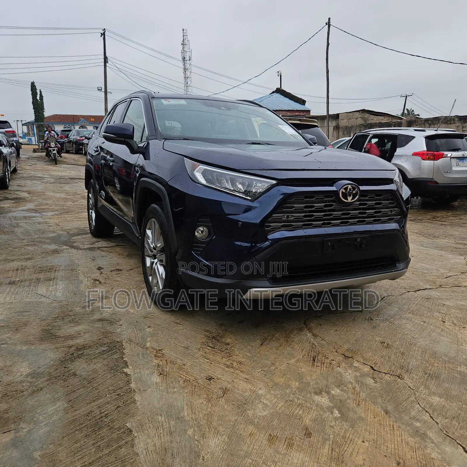 Toyota RAV4 Limited 2022 Blue
