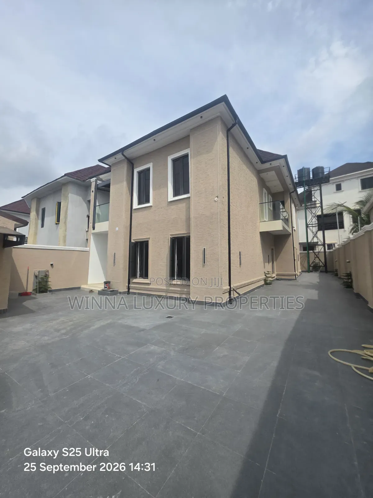 5bdrm Duplex in Citi Scape, Kaura for sale