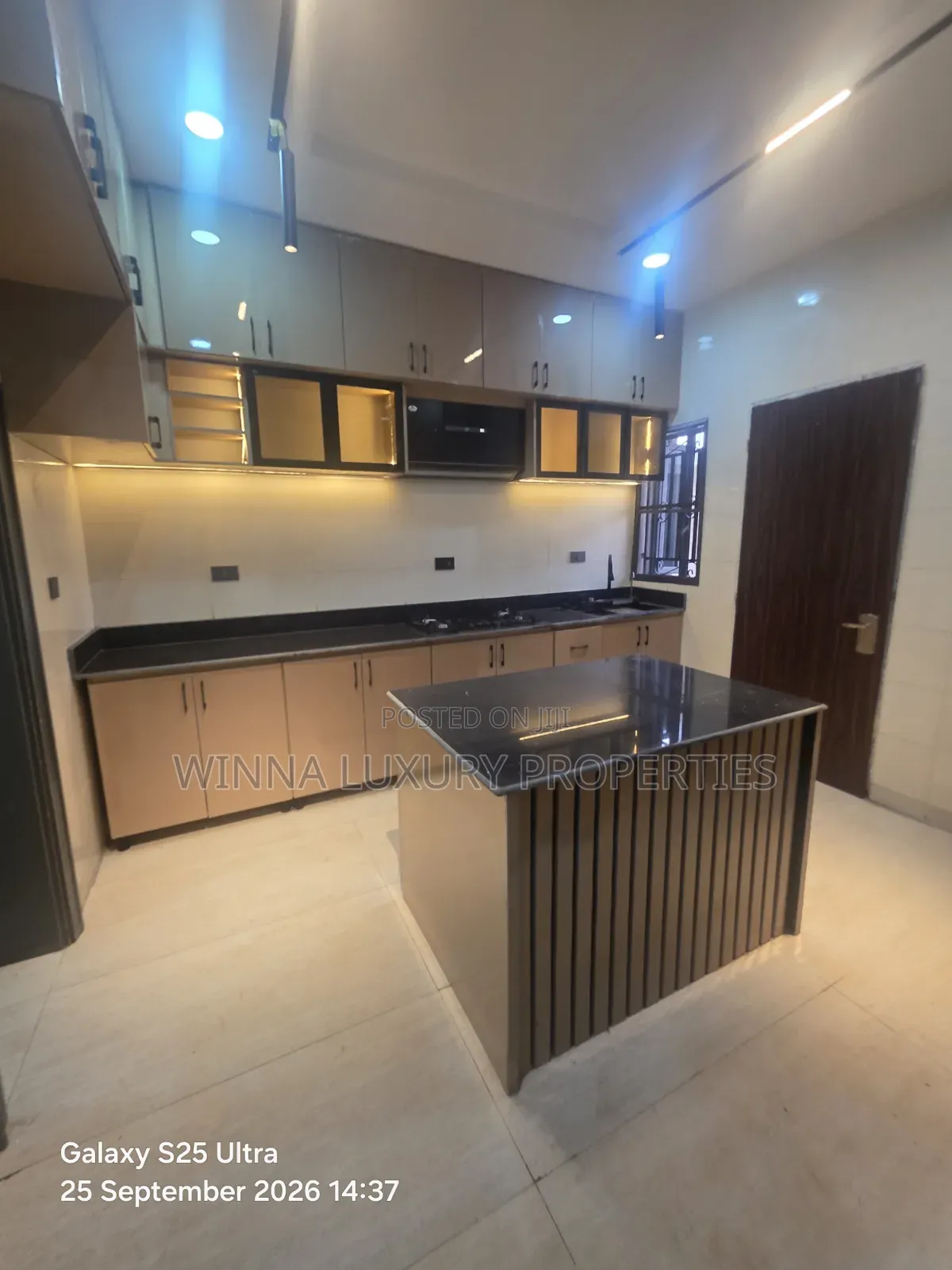5bdrm Duplex in Citi Scape, Kaura for sale