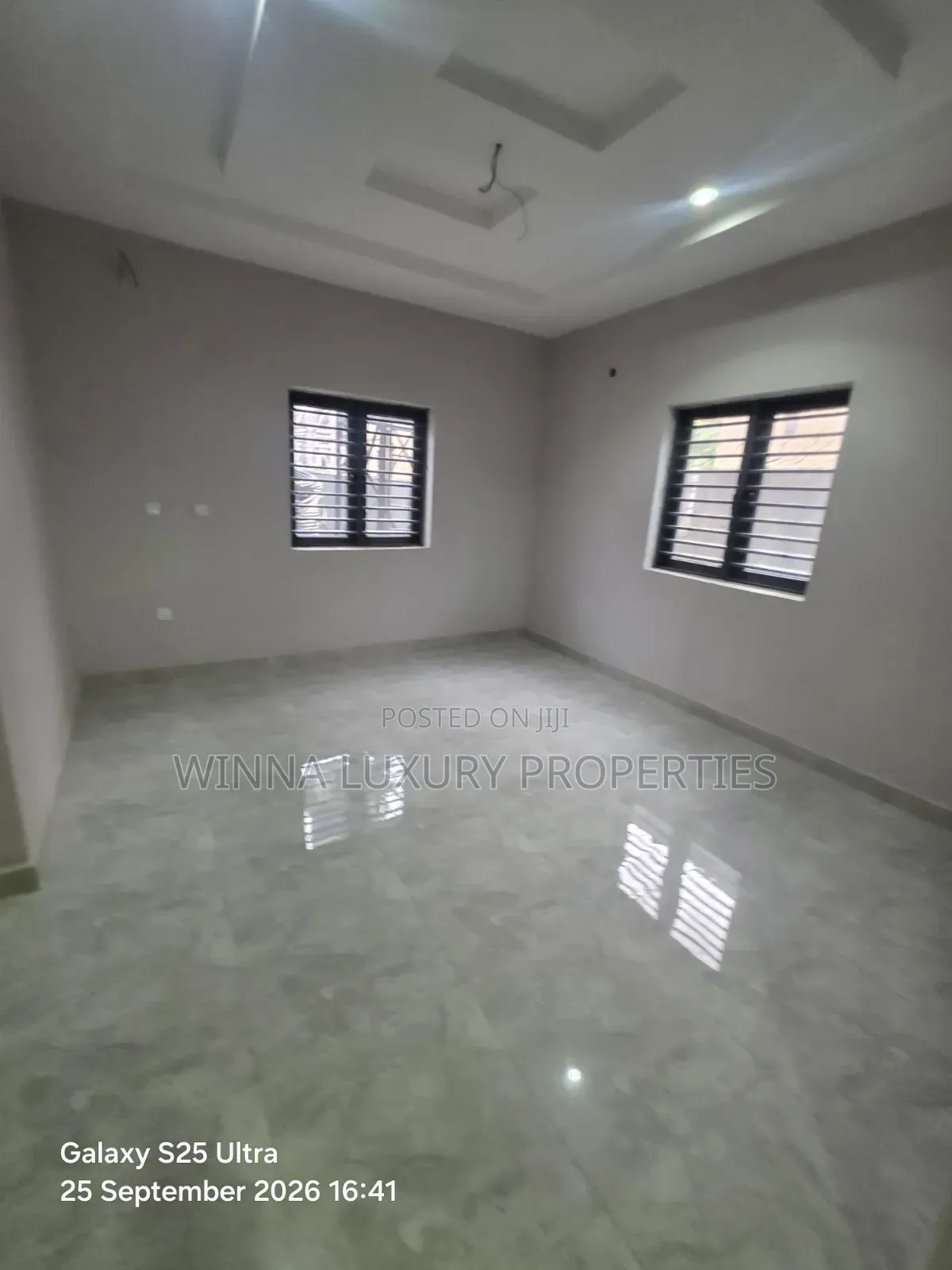 4bdrm Bungalow in Light Gold, Lugbe District for sale