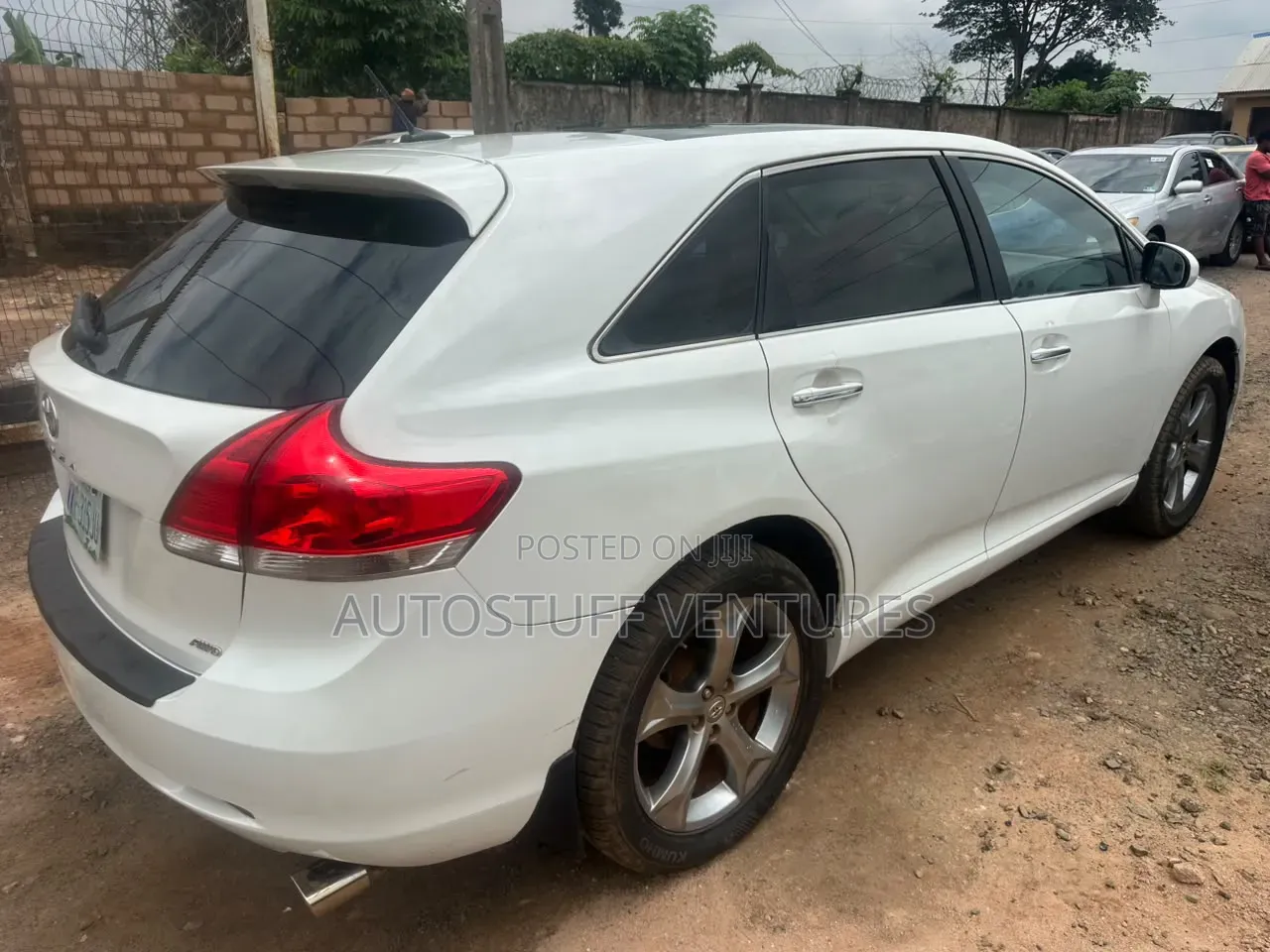 Toyota Venza XLE 2011 White