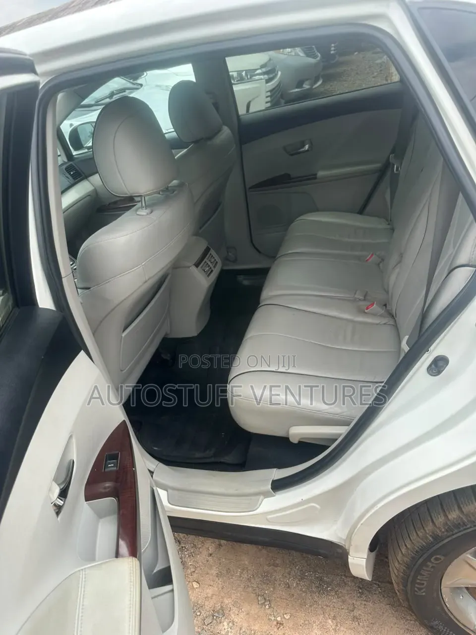 Toyota Venza XLE 2011 White