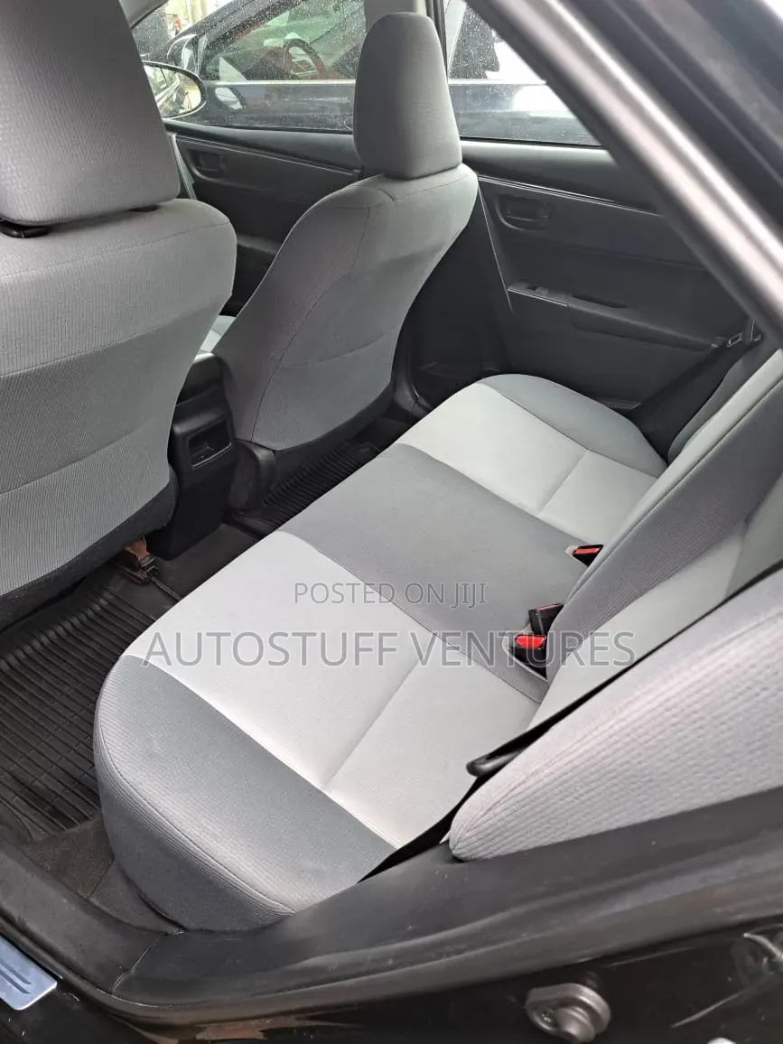 Toyota Corolla LE Eco (1.8L 4cyl 2A) 2019 Black
