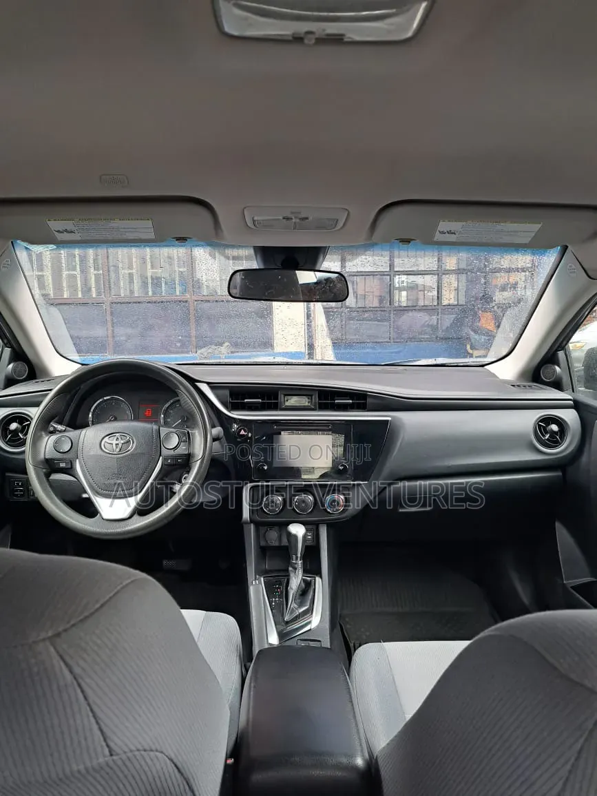 Toyota Corolla LE Eco (1.8L 4cyl 2A) 2019 Black
