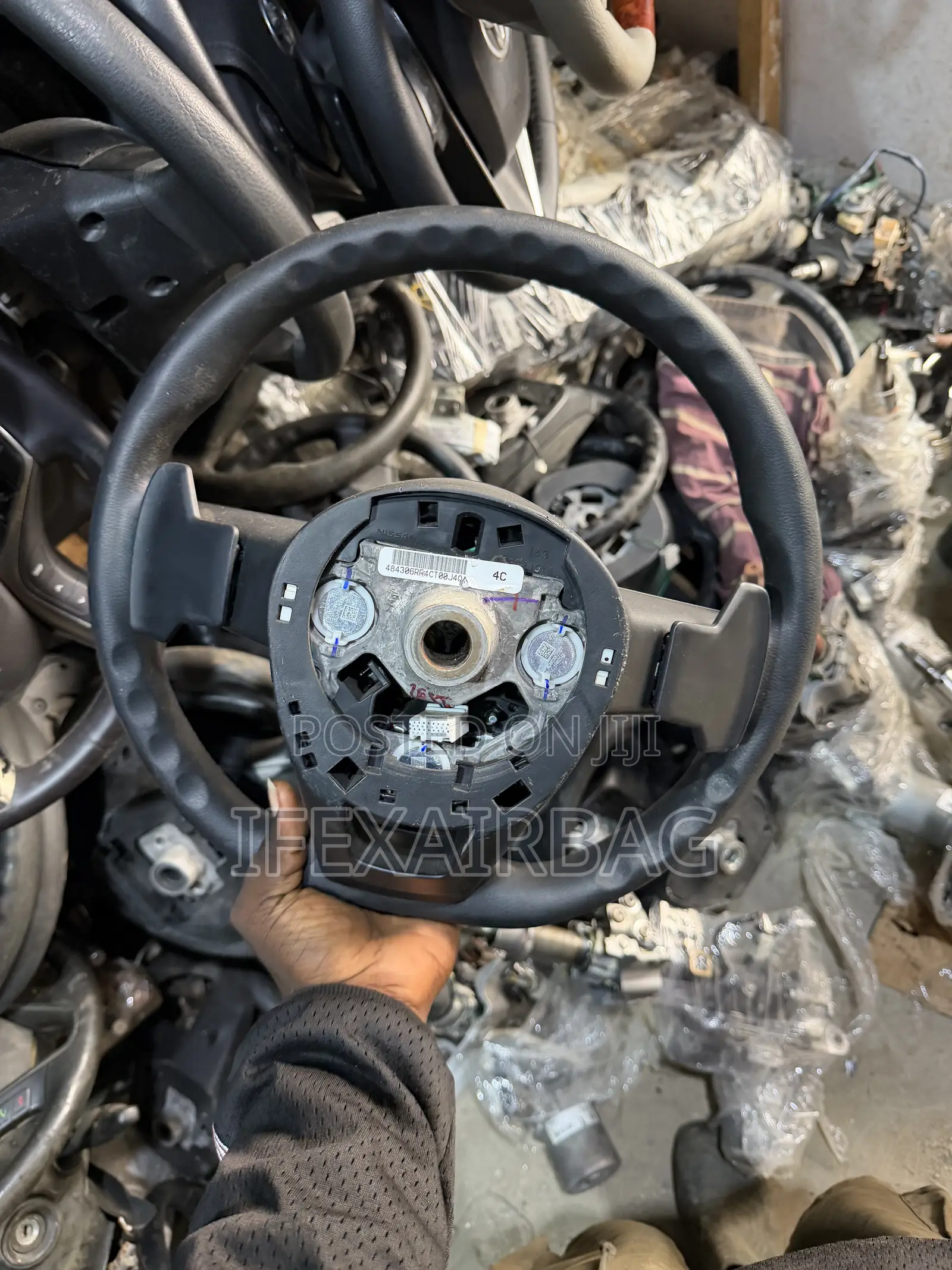 Complete Steering Wheel and Airbag Nissan Pathfinder 2022/23 Model