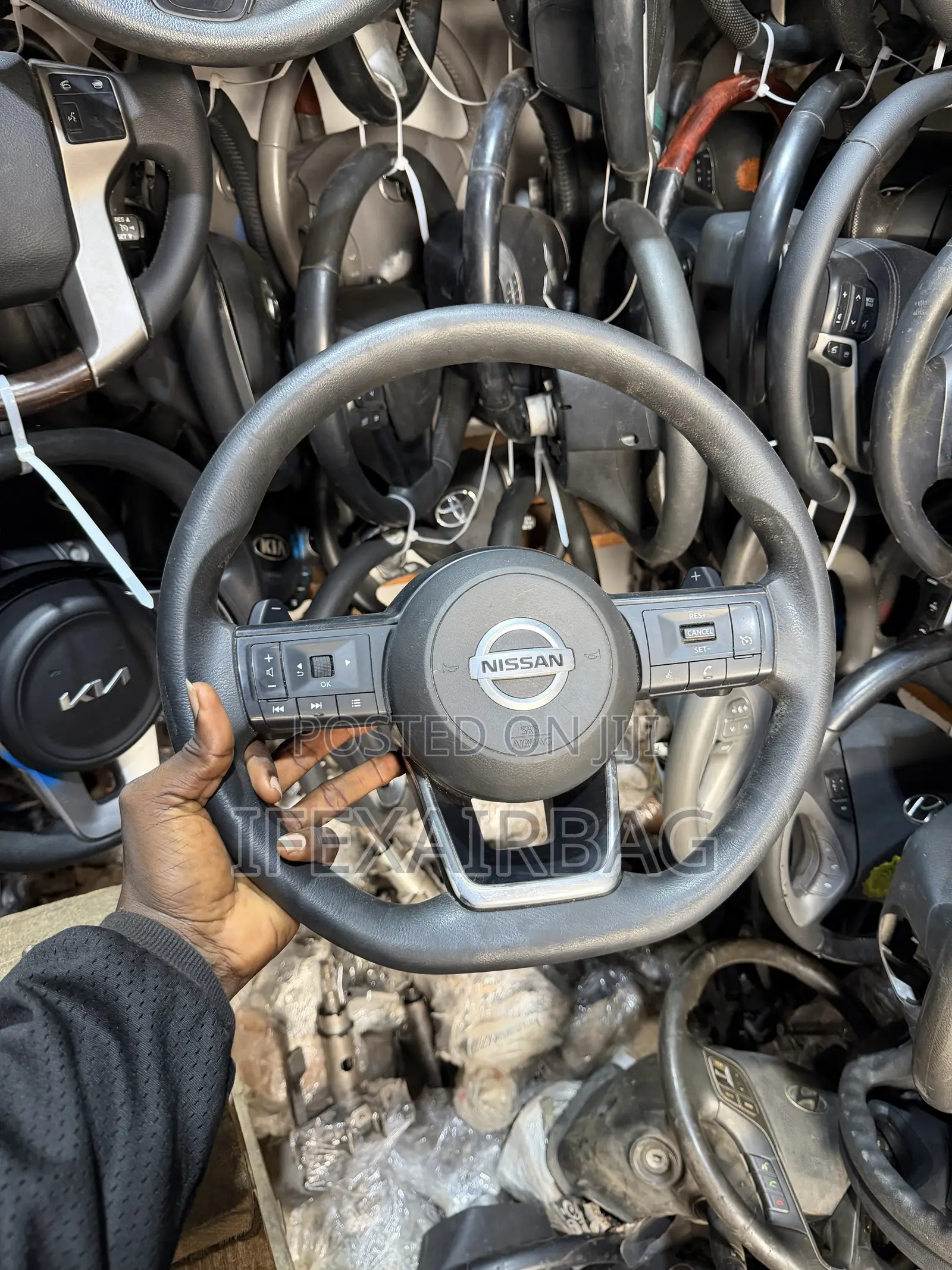Complete Steering Wheel and Airbag Nissan Pathfinder 2022/23 Model