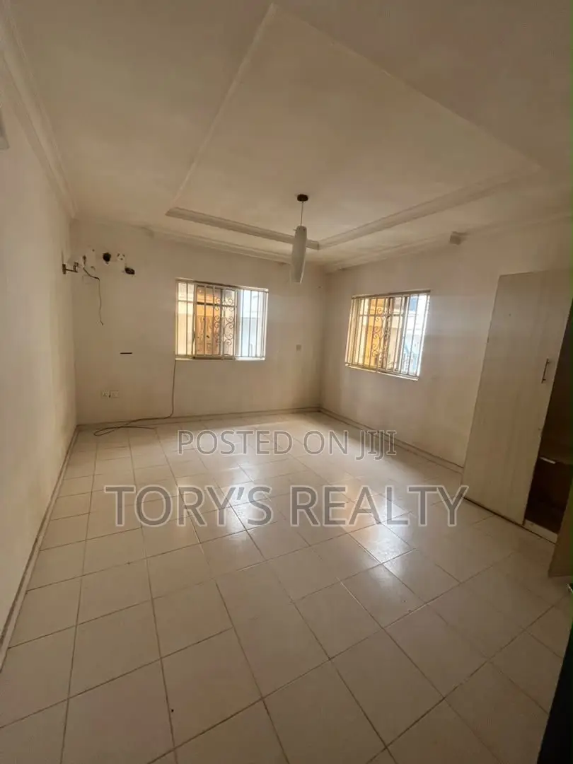3bdrm Apartment in Ikota for rent