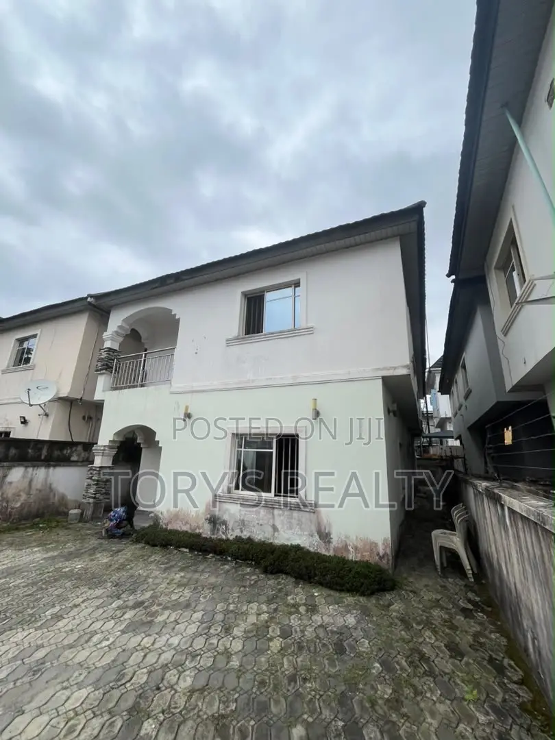 3bdrm Apartment in Ikota for rent