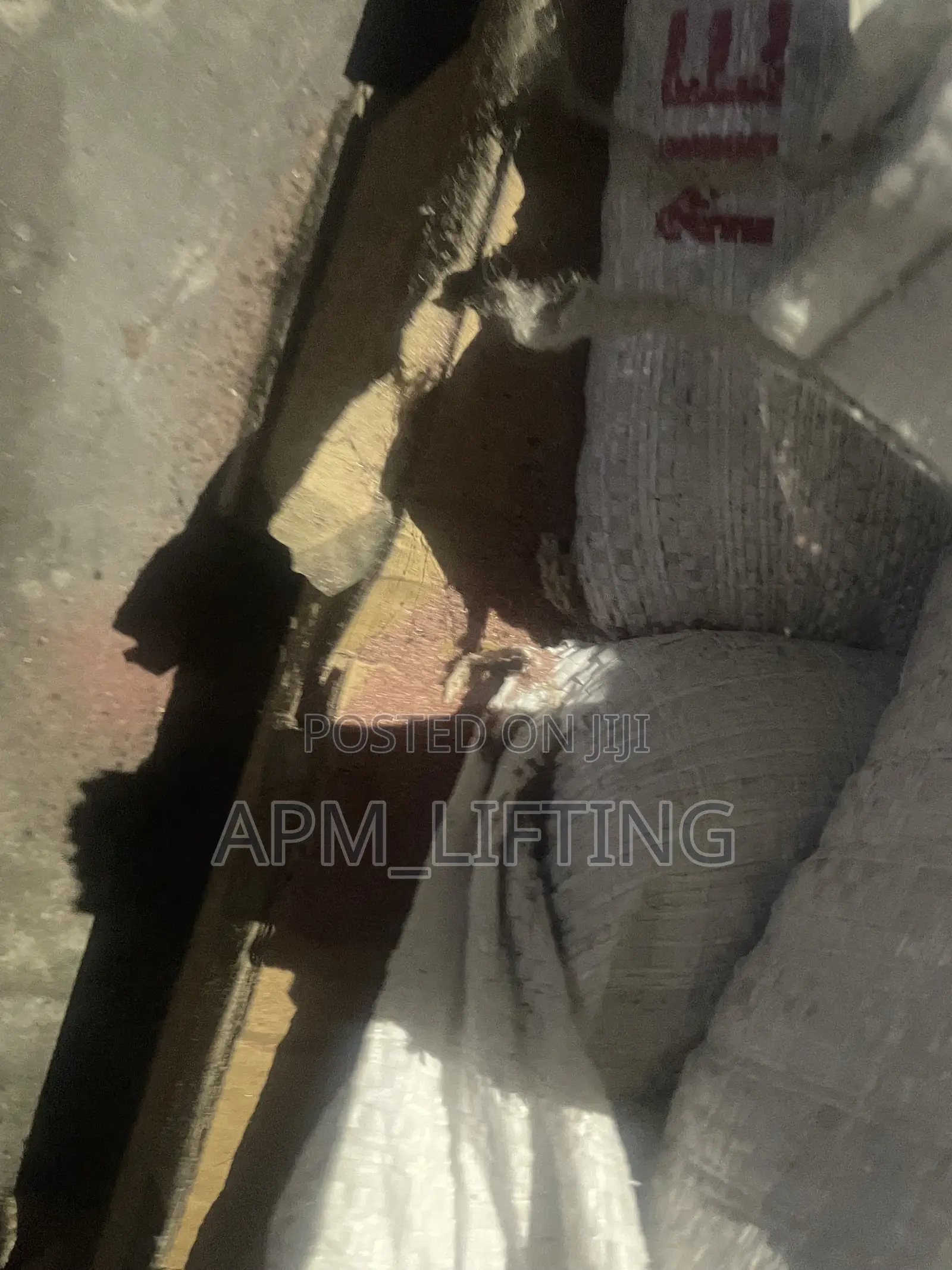 25kg Brown Anti Skid Sand or Abrasive Mineral Material Sandblasting