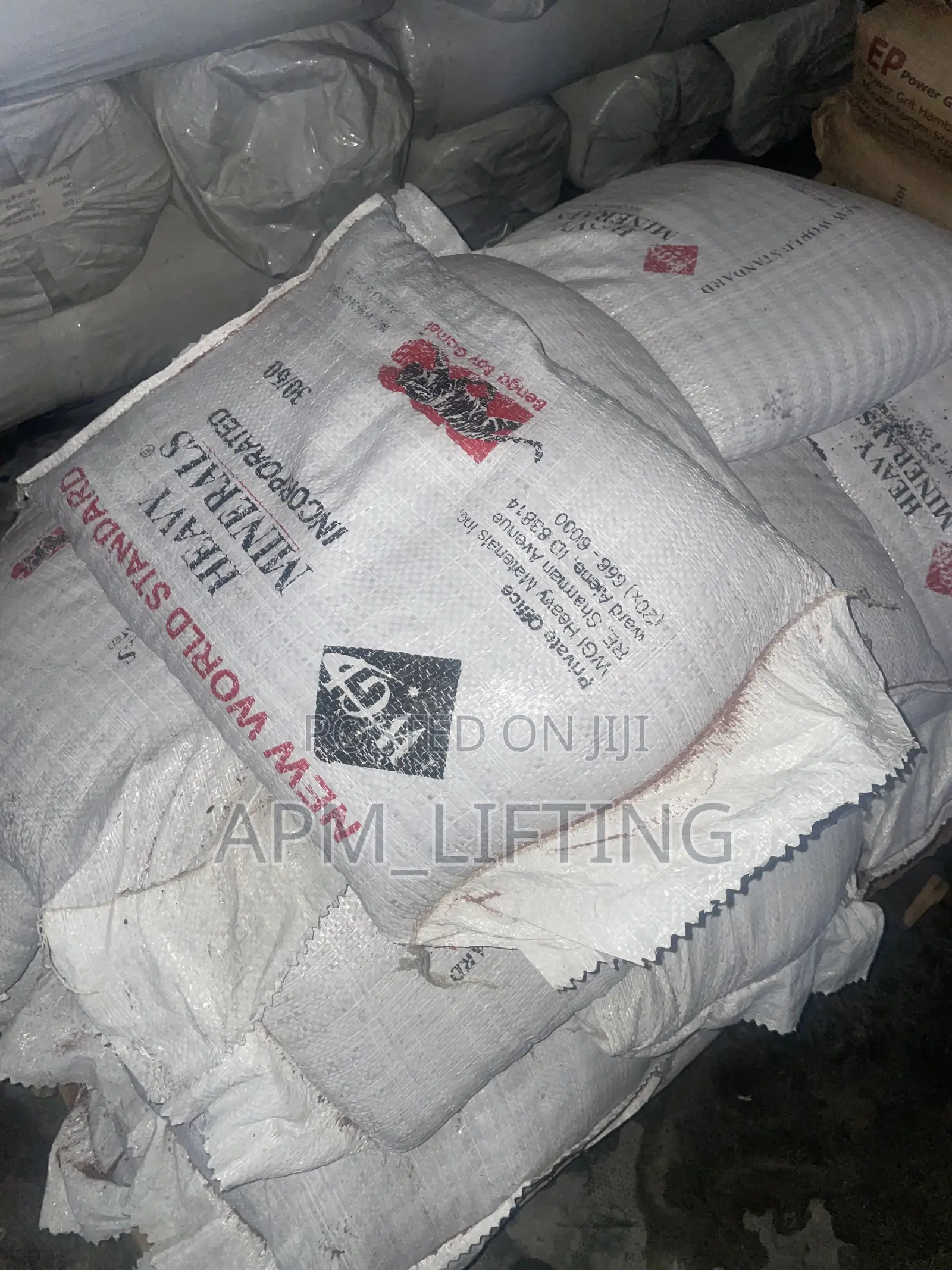 25kg Brown Anti Skid Sand or Abrasive Mineral Material Sandblasting