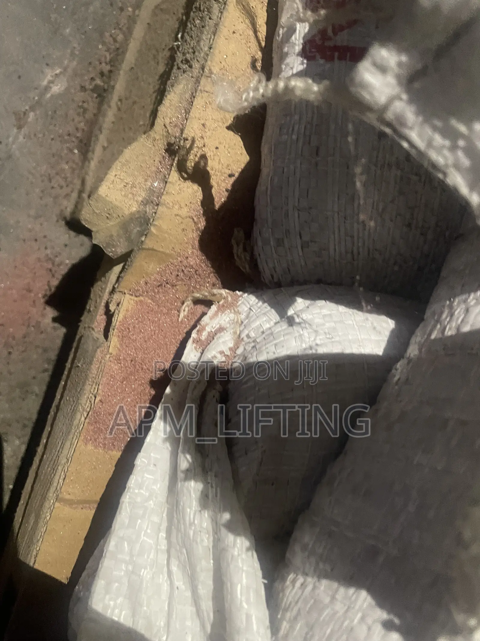 25kg Brown Anti Skid Sand or Abrasive Mineral Material Sandblasting