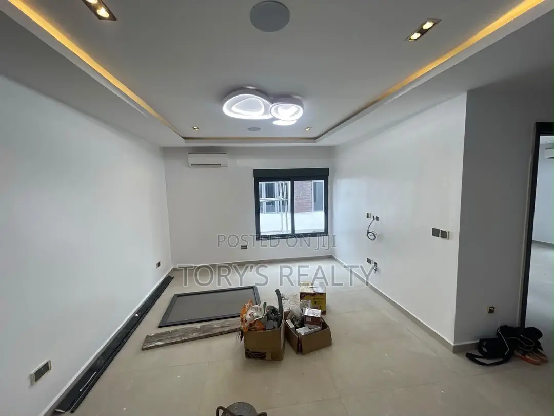 4bdrm Duplex in Banana Island for rent