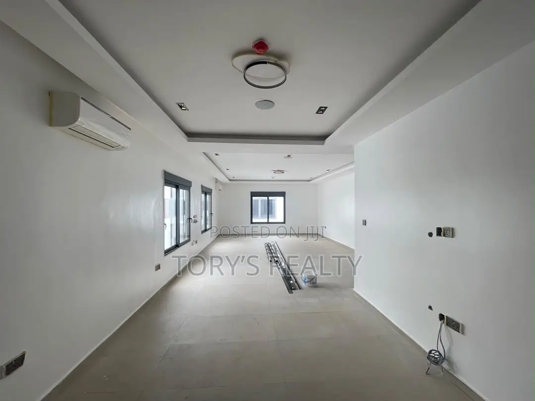 4bdrm Duplex in Banana Island for rent