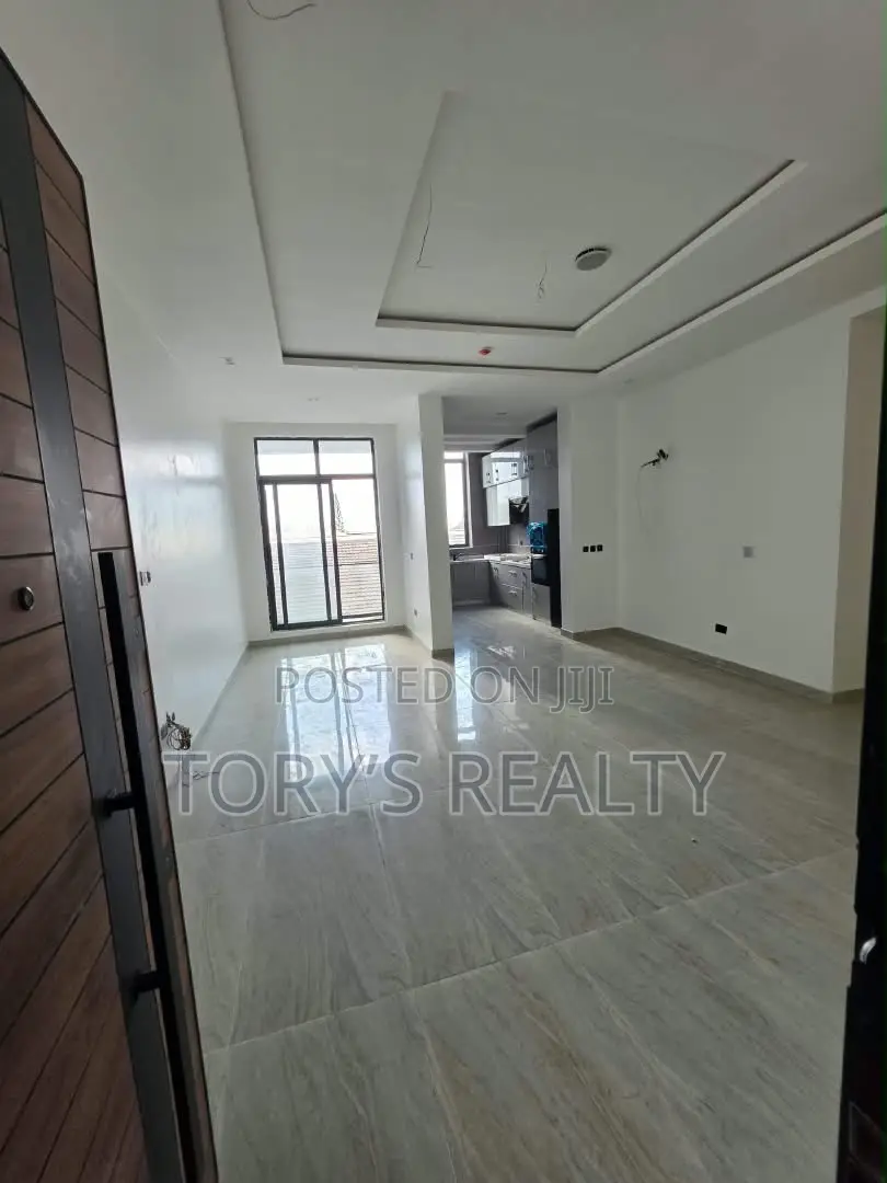 2bdrm Apartment in Lekki Phase 1 for rent