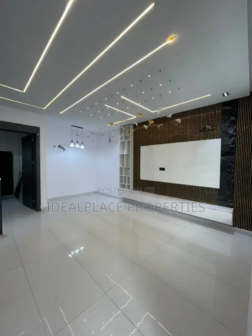 3bdrm Duplex in Ikota for sale