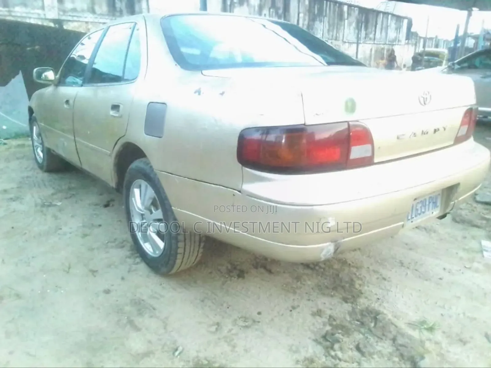 Toyota Camry LE 4dr Sedan (2.2L 4cyl 4A) 2000 Gold