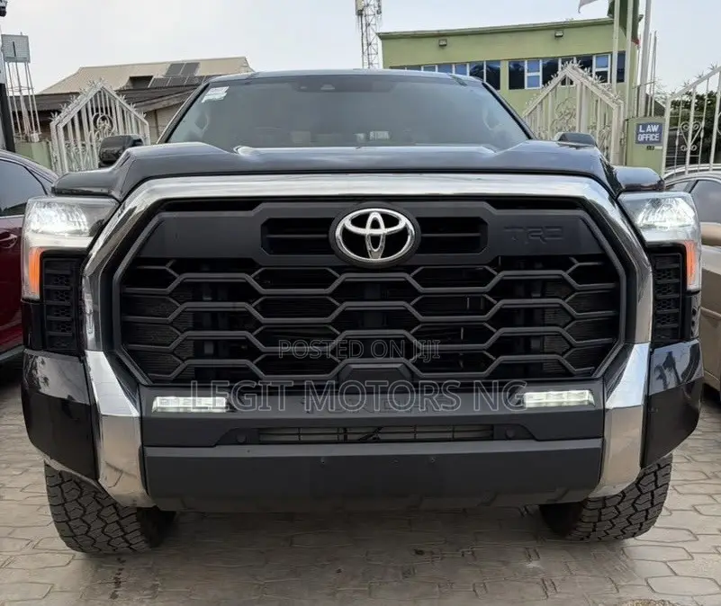 Toyota Tundra SR5 Double Cab 8.1' Bed 2023 Black