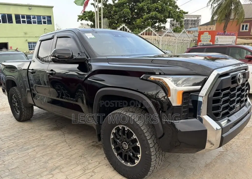 Toyota Tundra SR5 Double Cab 8.1' Bed 2023 Black