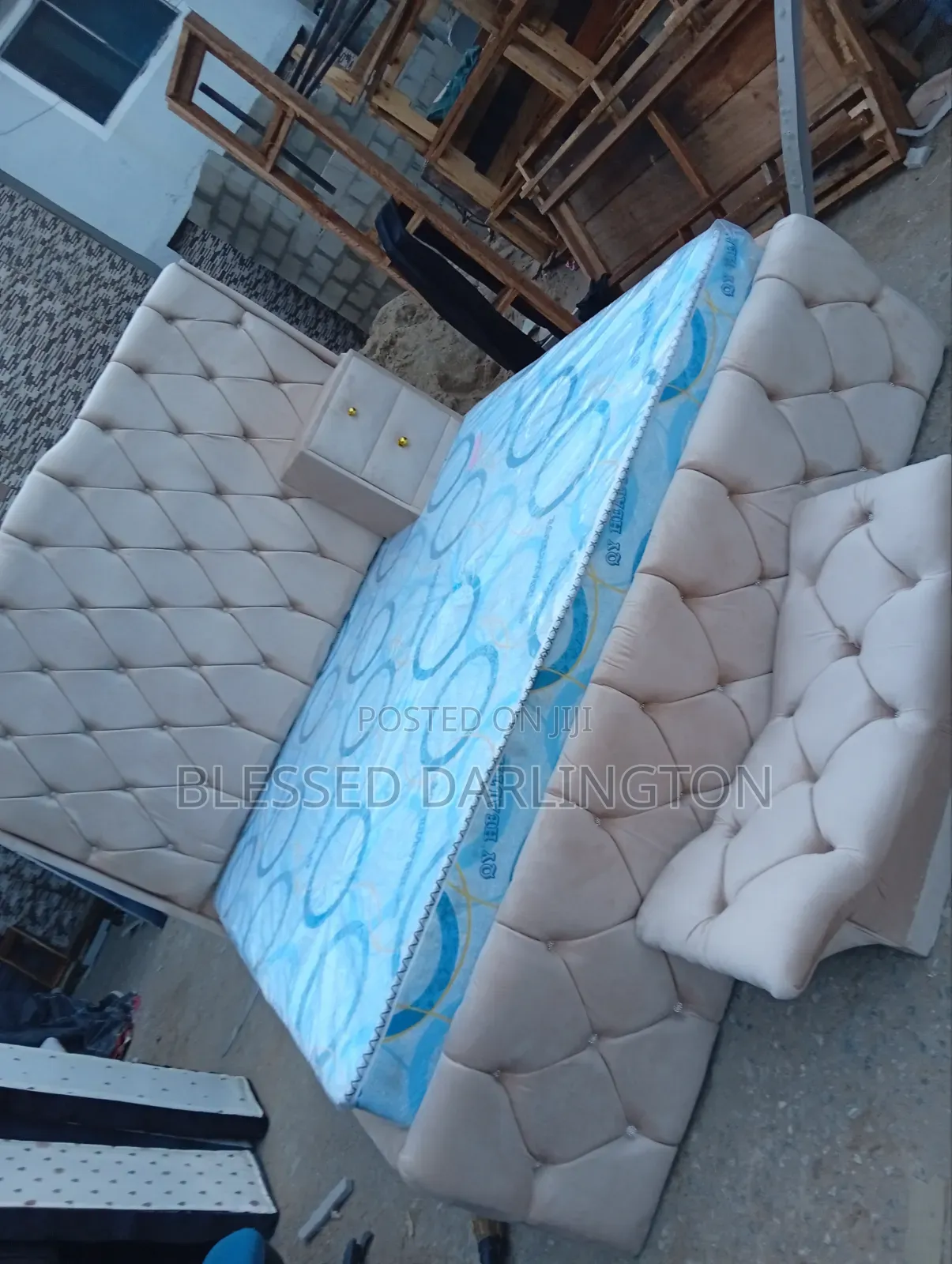 6/6 Super Luxury Cream Colour Upholstery Paded Bed Frame