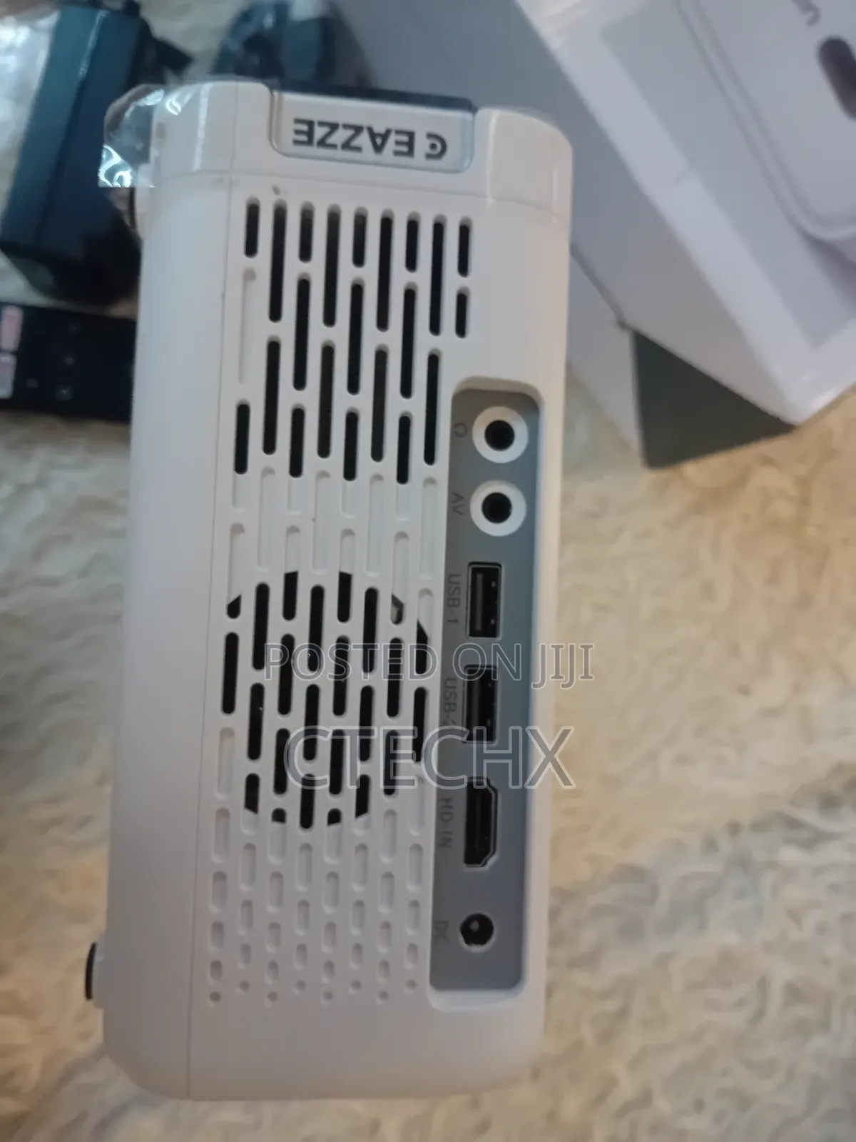 Aurzen Smart Projector , Portable for iOS/Android/USB/TV Stick,