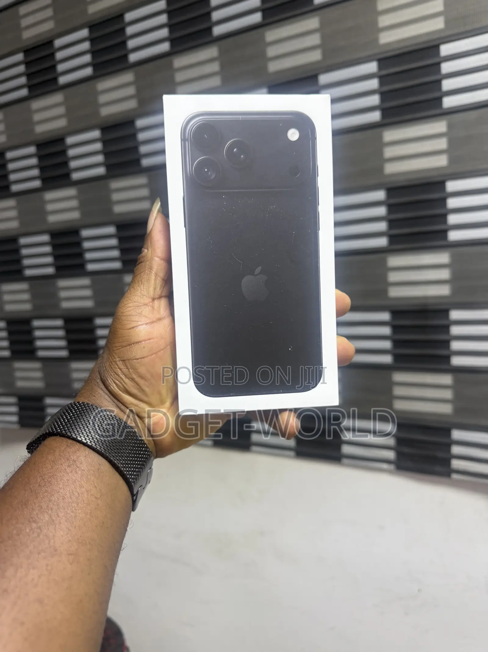 New Apple iPhone 18 Pro 1 TB Black