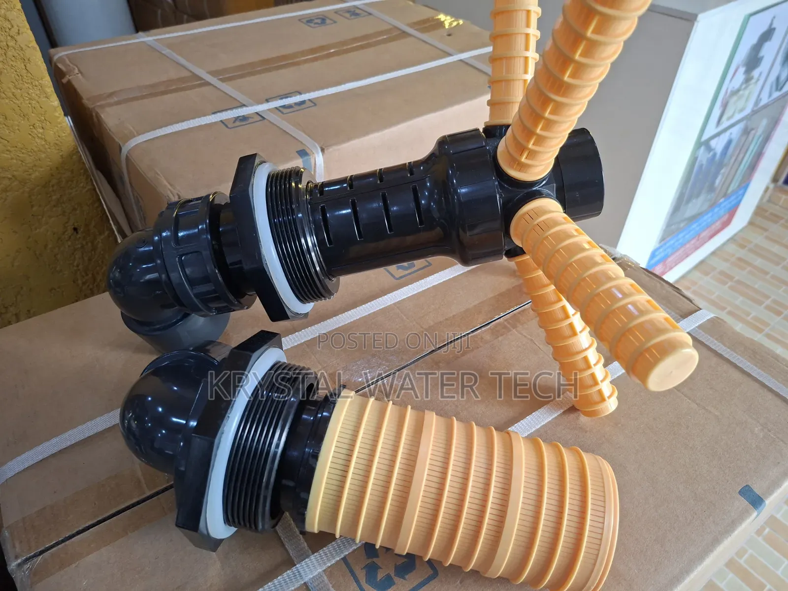 Top and Bottom Water Distributor System
