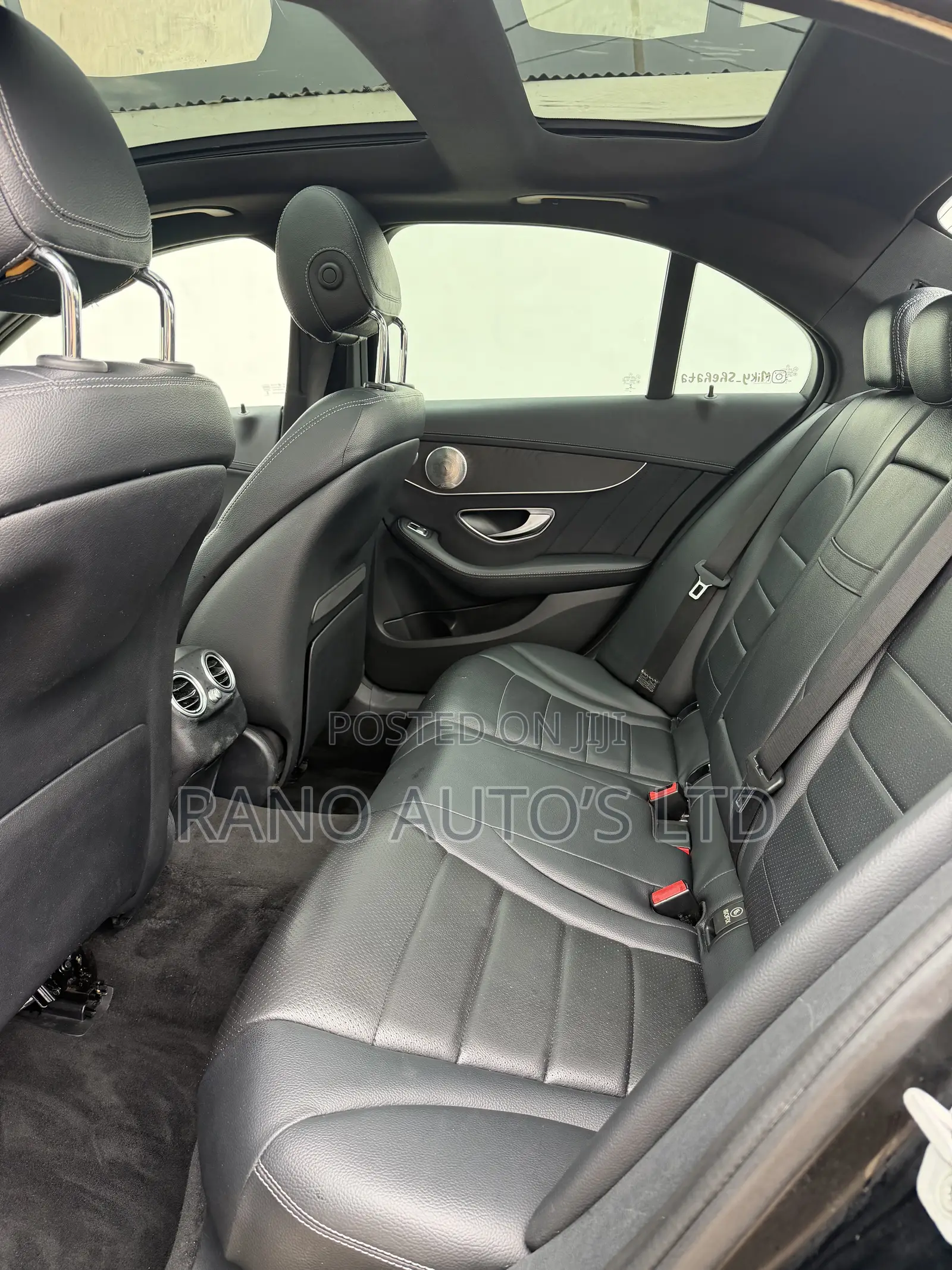 Mercedes-Benz C300 Luxury 4dr AWD 4Matic Sedan (2.0L 4cyl 7A) 2015