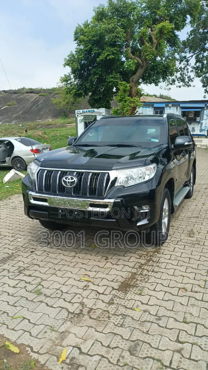 Toyota Land Cruiser Prado 2019 Black