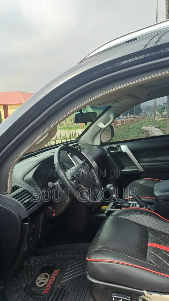 Toyota Land Cruiser Prado 2019 Black