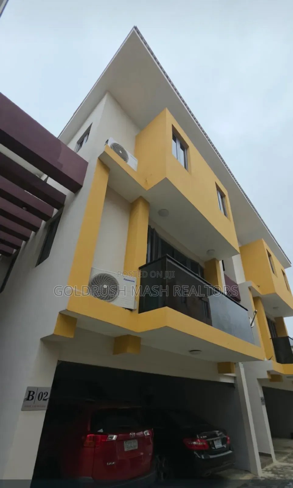4bdrm Townhouse/Terrace in Adeniyi Jones for sale