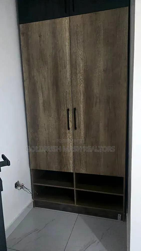 4bdrm Townhouse/Terrace in Adeniyi Jones for sale