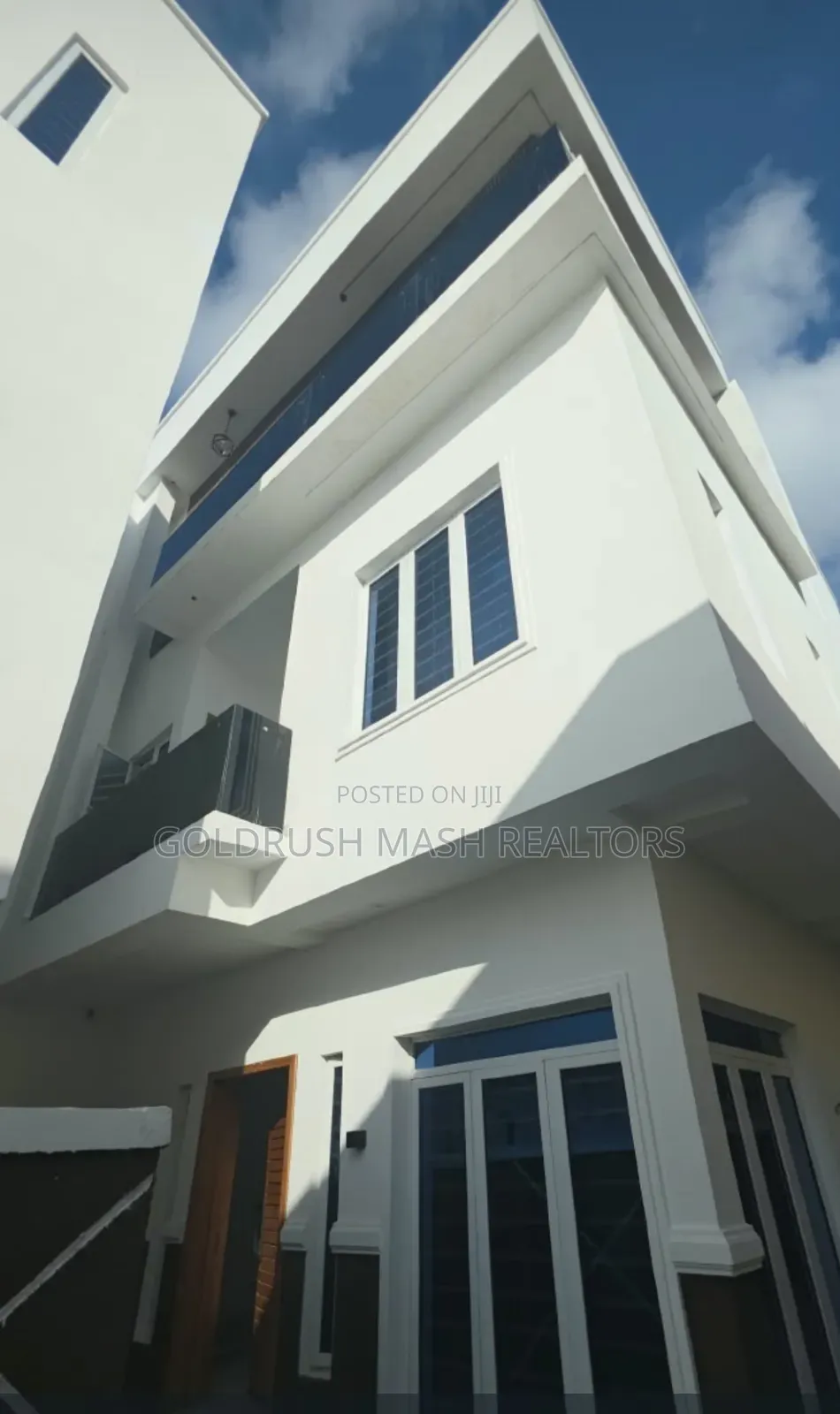 4bdrm Duplex in Millennium Estate, Phase 1 / Gbagada for sale